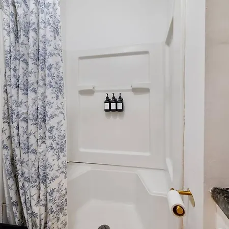 Downtown Escape: 3Br - Game/Movie Room - Foosball Pittsburgh Exterior photo