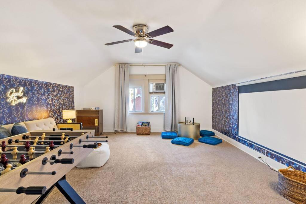 Downtown Escape: 3br - Game/movie - Foosball Pittsburgh