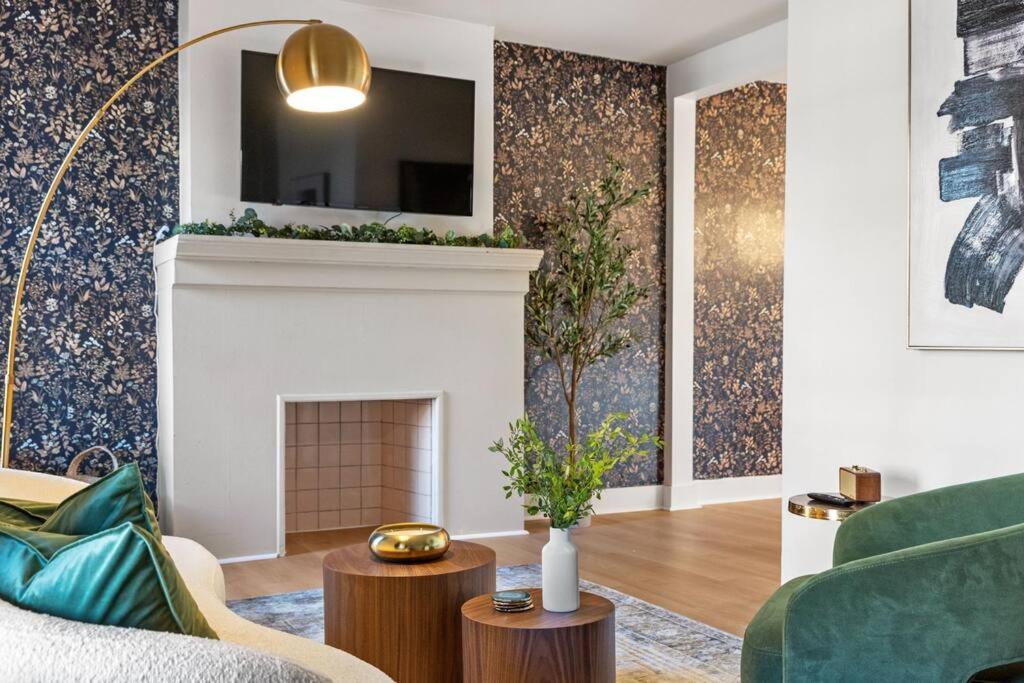 Downtown Escape: 3br - Game/movie - Foosball Holiday home *
