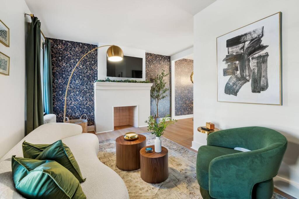 Downtown Escape: 3br - Game/movie - Foosball Holiday home *